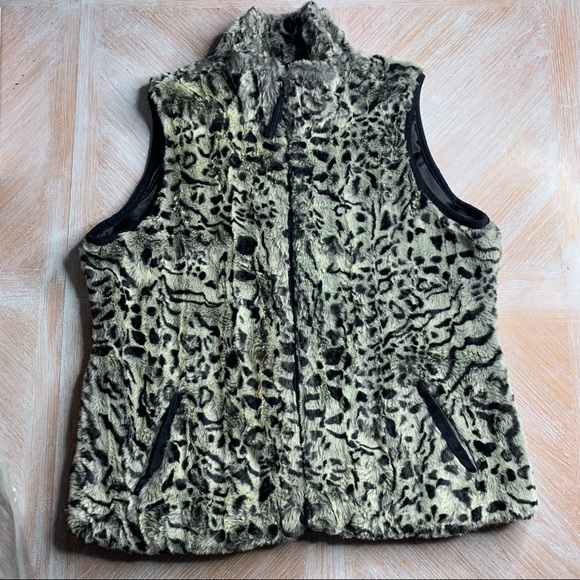 COLDWATER CREEK Faux Fur Animal Print Vest | Medium - Picture 2 of 7